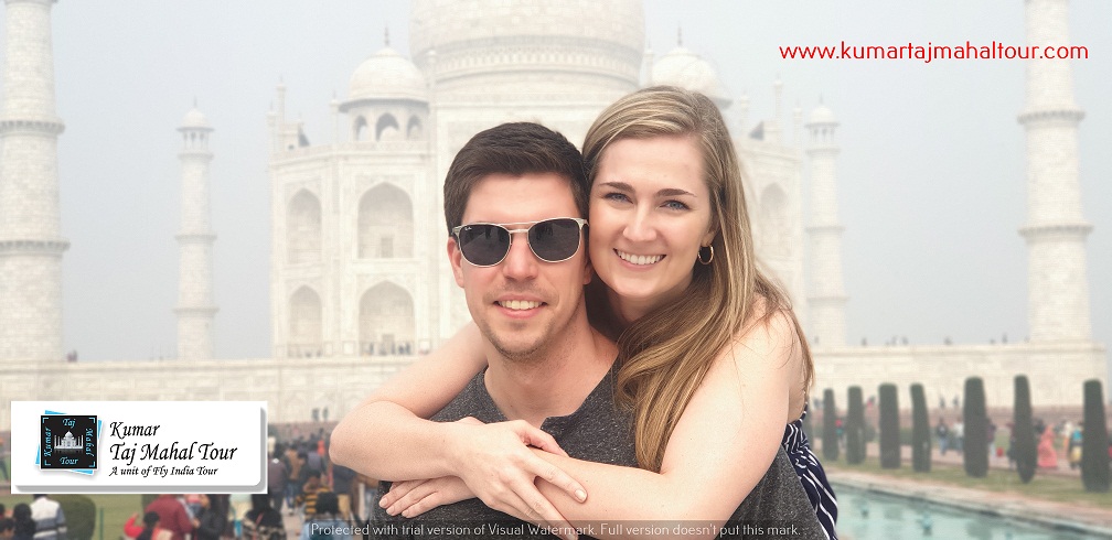 Romantic at Taj Mahal